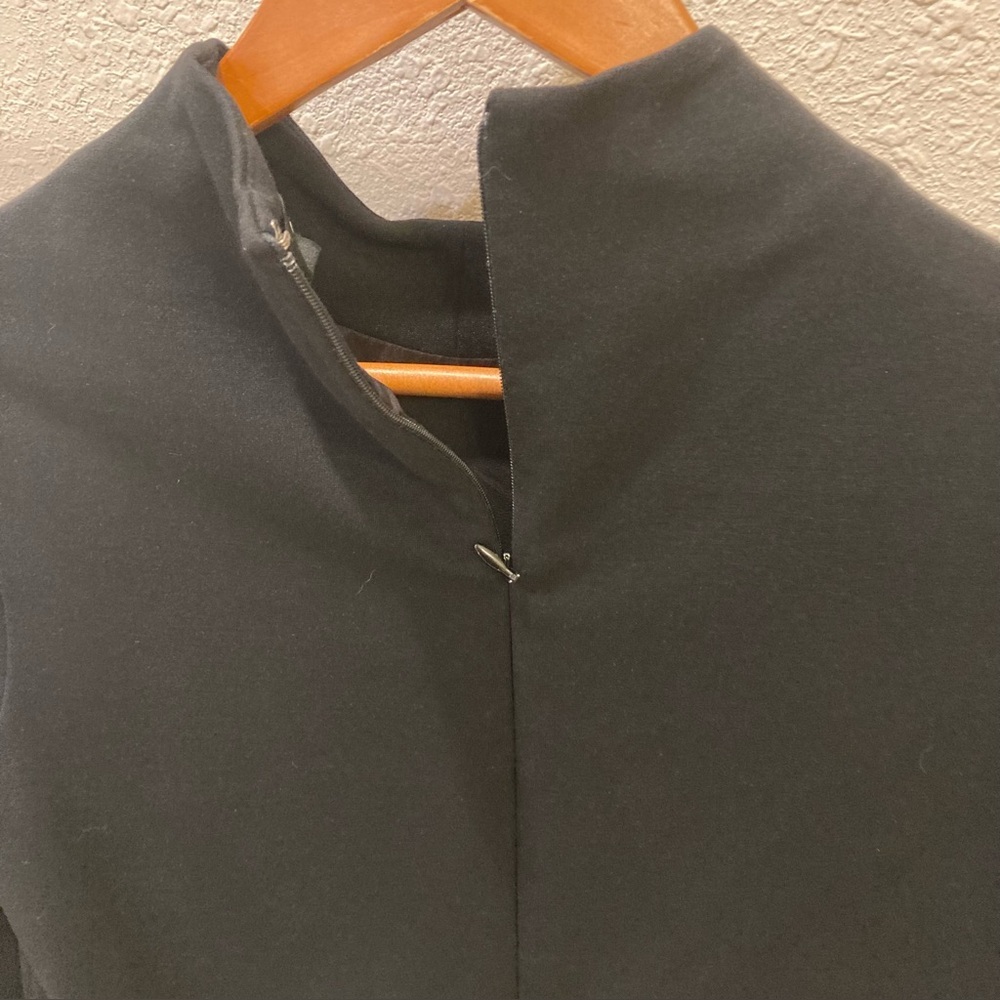 Theory Gracila FX Ponte layered blouse. Black/white. Size M. - Picture 7 of 9